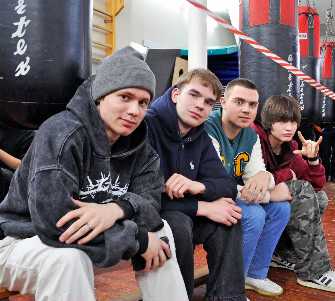 Студенты в турнире по лазертагу!